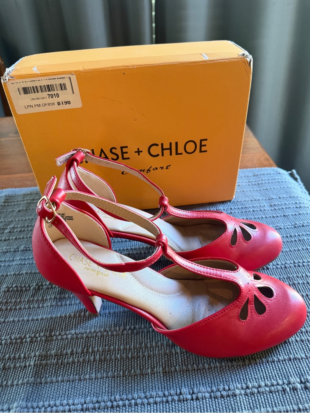 Chase + Chloe Comfort T-Strap Heels – Red – Women’s Size 9 – Like New